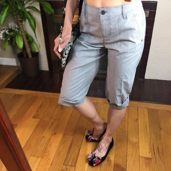 NWT Liz Claiborne black white stripe capris petite - Picture 4 of 8